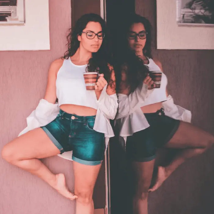 How to Stop Feeling Bloated During your periods? - Lhamo Pad